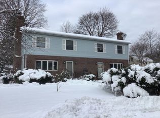 6 Capozzi Cir, Woburn, MA 01801