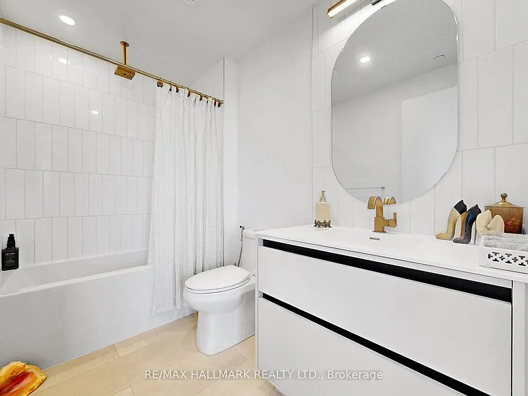 8 Beverley Glen Blvd #1101 — Photo 7