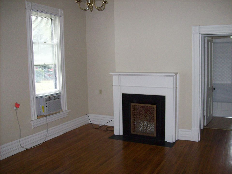 1st image of 61 W Northwood Ave