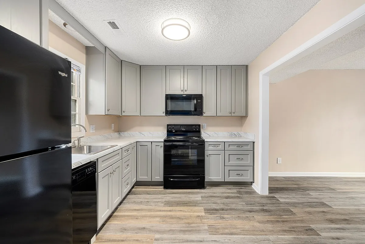 Cooper's Landing Apartments — Photo 2
