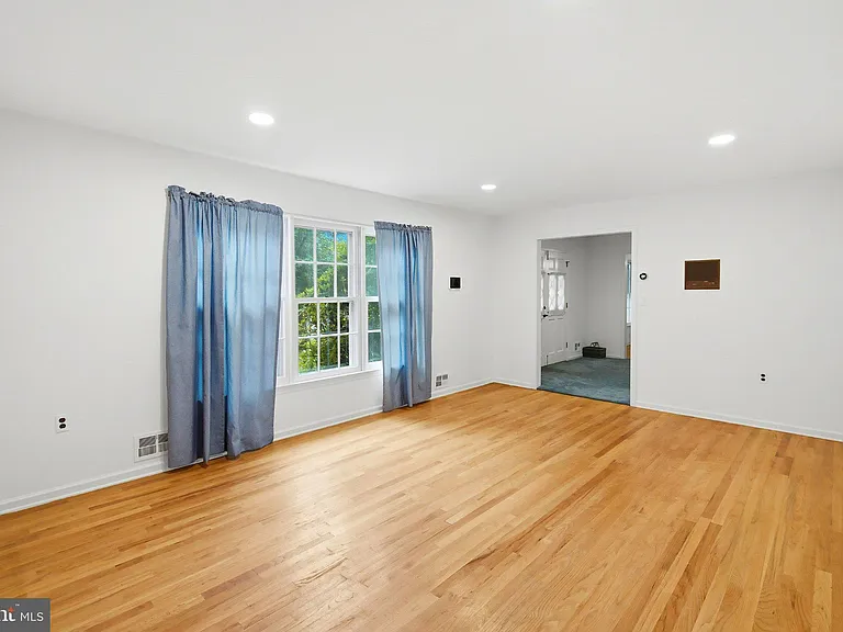 7 Hathaway Dr — Photo 10