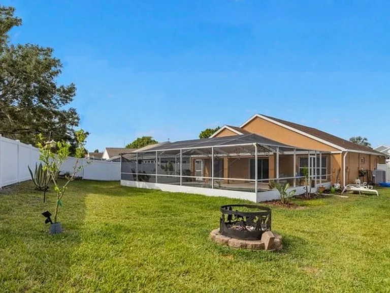 18137 Leafwood Cir — Photo 3