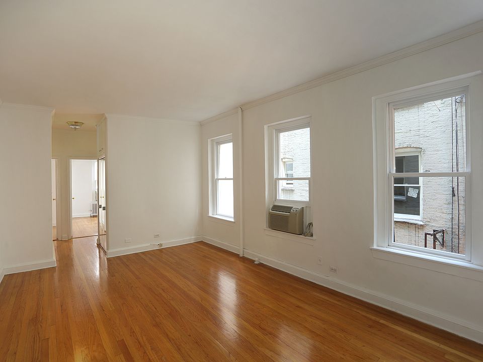 1st image of 209 E 66th St #203