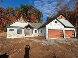 2623 Chambers Xing, Green Bay, WI 54313