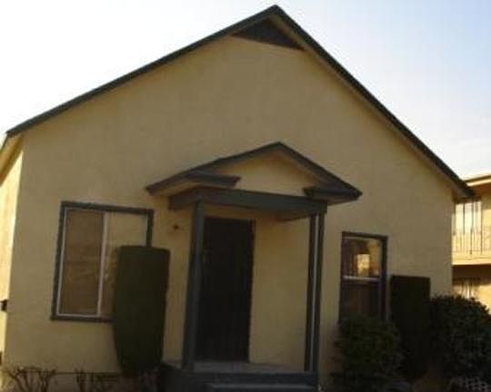 4th image of 6731 Pickering Ave