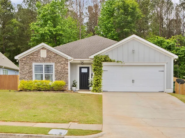 2415 Northtowne Dr, Opelika, AL 36801