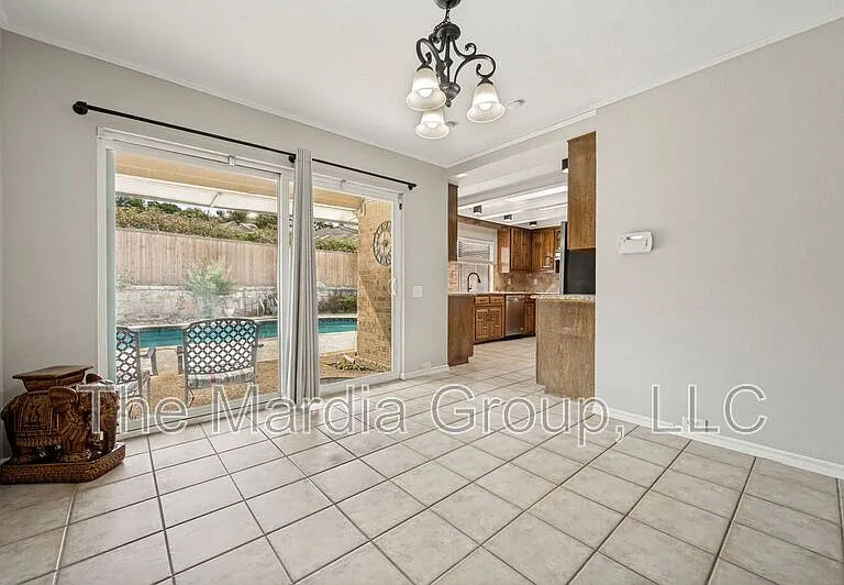 2702 Lookout Pl — Photo 7