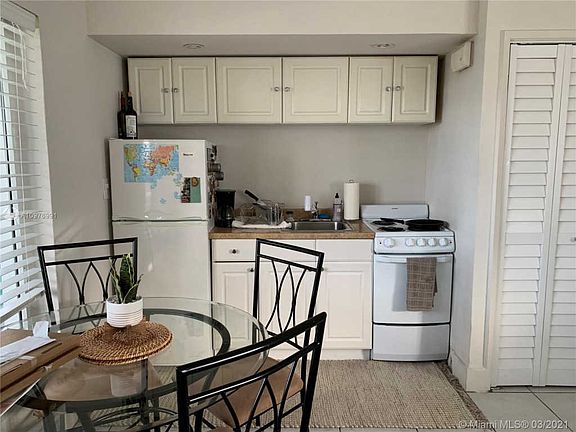 3rd image of 1980 Bay Dr APT 20