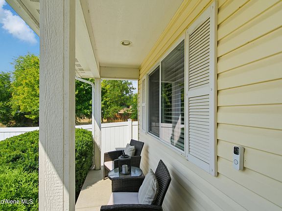 2nd image of 3611 E Kauffman Ln