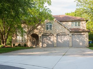 311 N Catalpa St, Addison, IL 60101