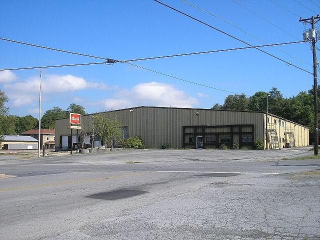 1st image of 208 Deadmore St SE