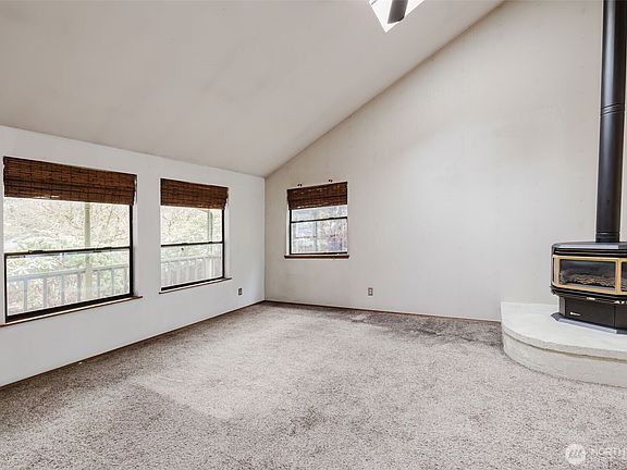 4th image of 9606 Sunburst Court SE