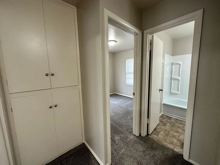 6239 N East Parkview St — Photo 9