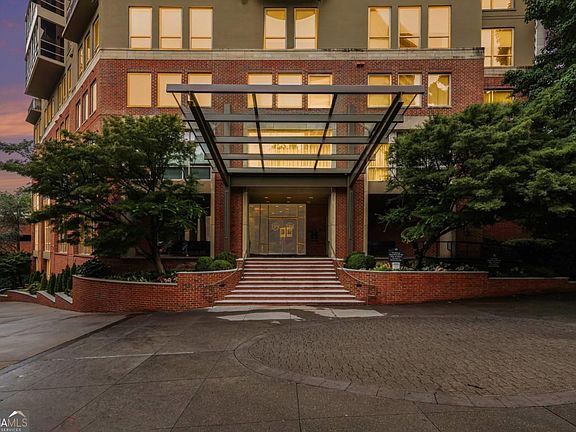 3rd image of 2626 Peachtree Rd NW Unit 205