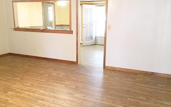 5th image of 609 Wyandotte St