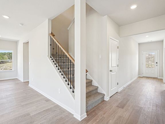 The Dakota floorplan with the Divine 2 interior package.