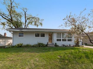 219 Wesley Dr NW, Cedar Rapids, IA 52405