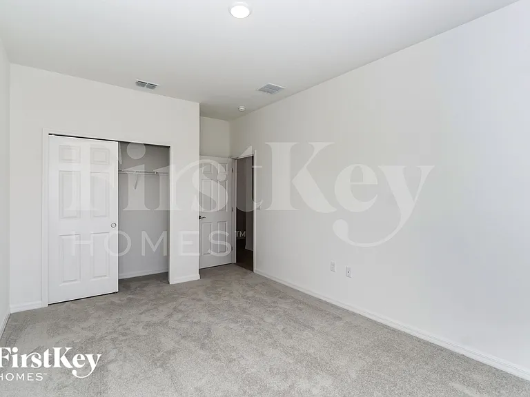 340 Corbel Ln — Photo 12