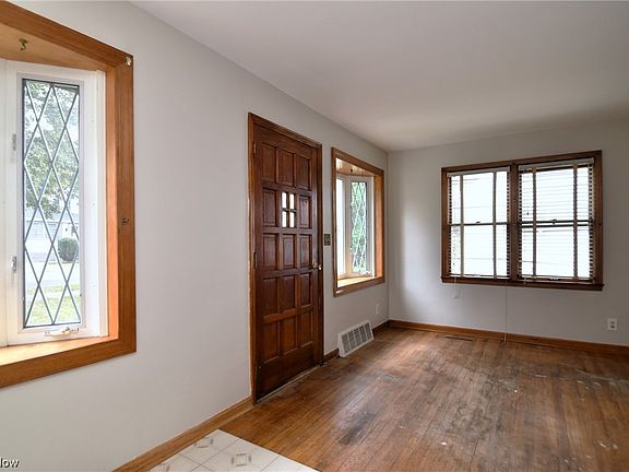 3rd image of 39 Cresswell Ave