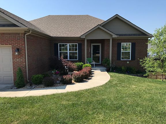 4th image of 136 Lansdowne Dr