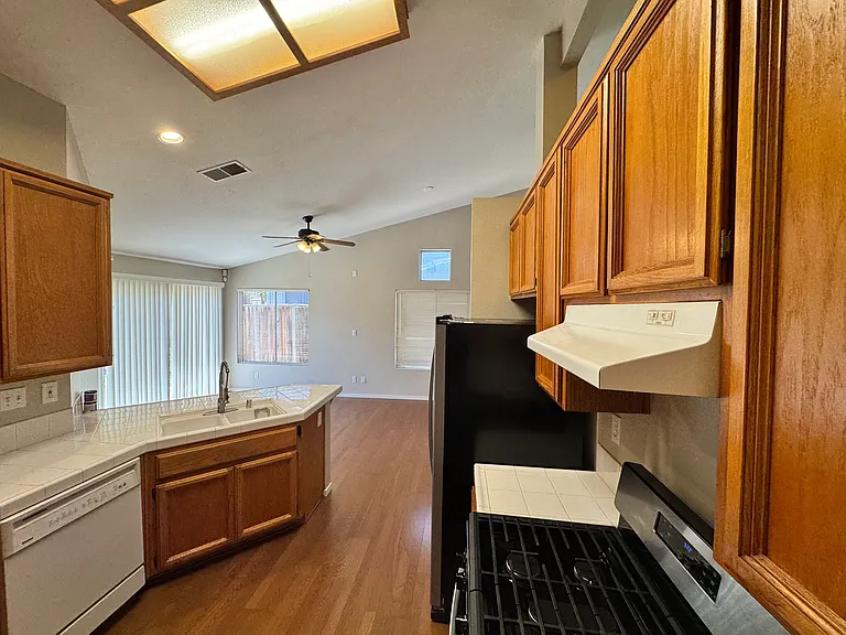 1772 Autumn Meadow Dr — Photo 18