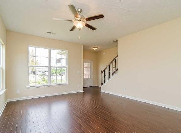 3rd image of 1092 Campbell Ave #116-lot 5