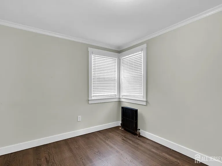 20 Burnet St — Photo 18