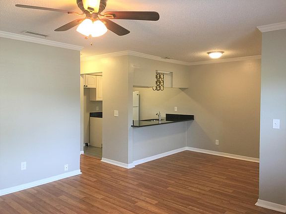 3rd image of 306 S Habana Ave #B5