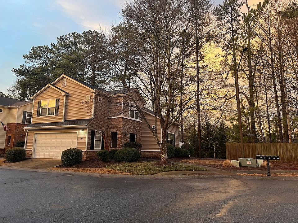 1st image of 447 W Oaks Trl