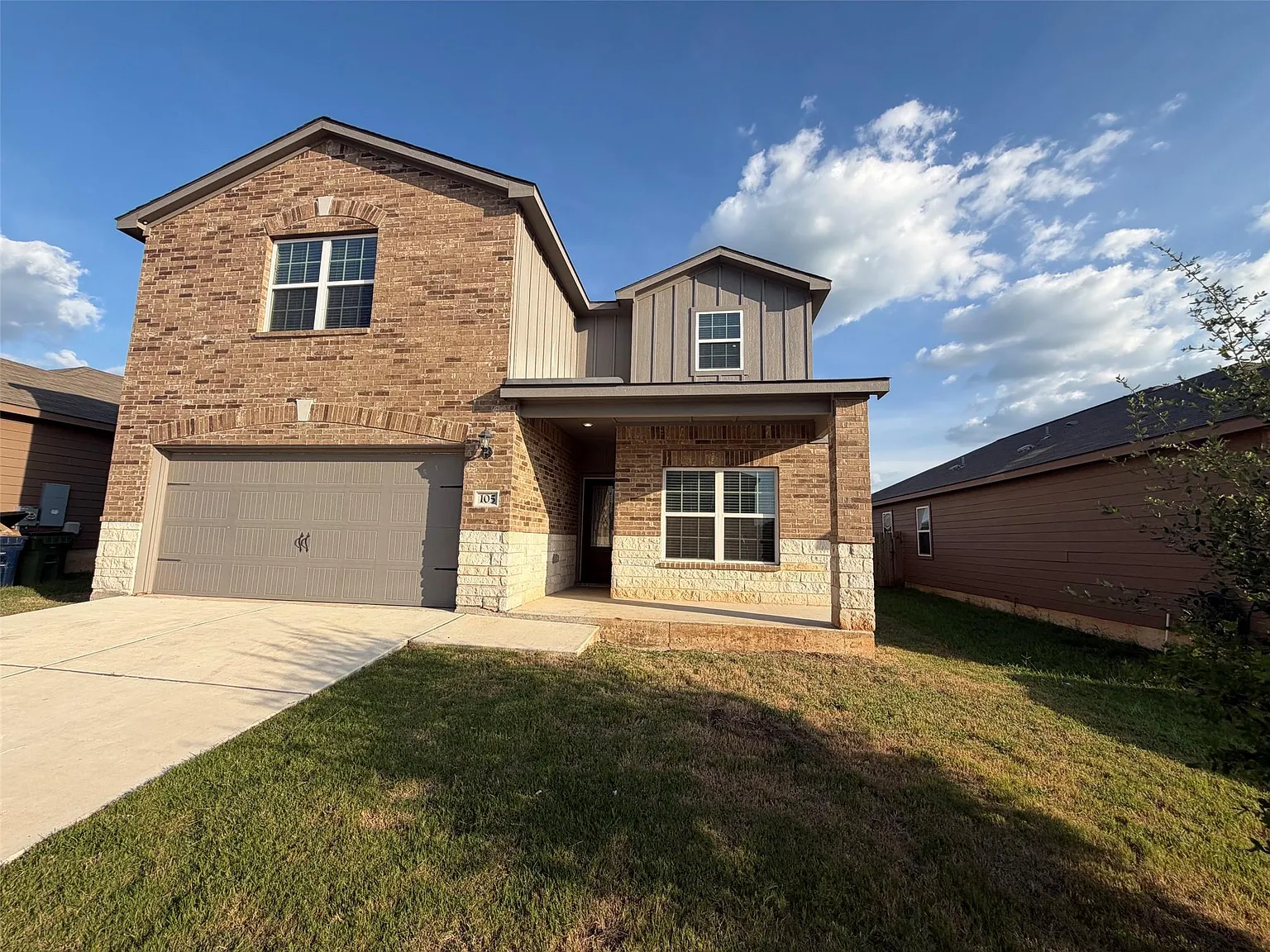 5 bed, 2.5 bath, 2653 sqft, $2,050 — Photo 3