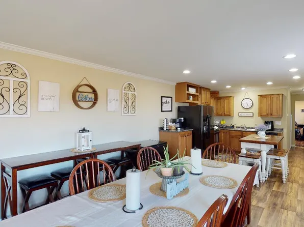 130 N Texas Rd, Augusta, WV 26704