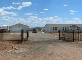 105 W Anasazi Trl, Paulden, AZ 86334