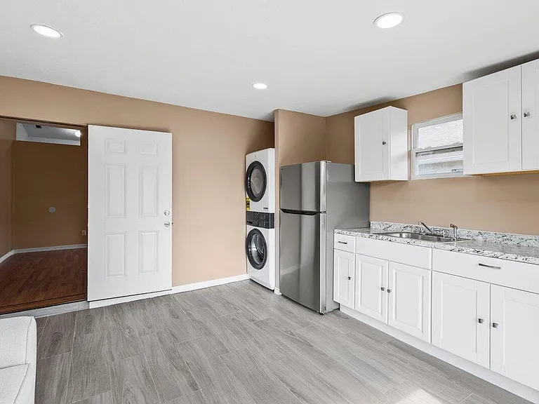 4557 SW Athena Dr — Photo 14
