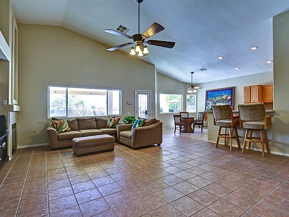 Great Room/Vaulted Ceilings