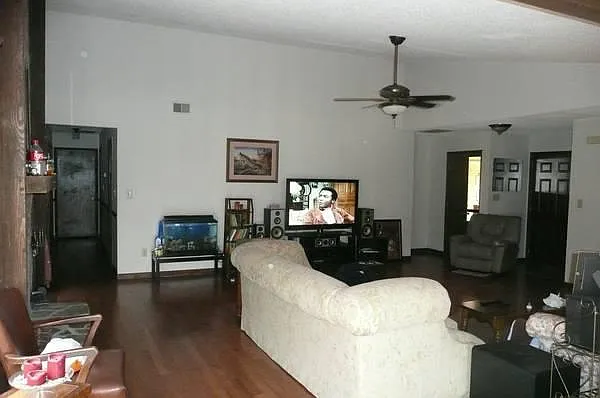 6537 Danbrooke Park Dr — Photo 2