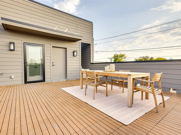2336 N Carroll Ave — Photo 31