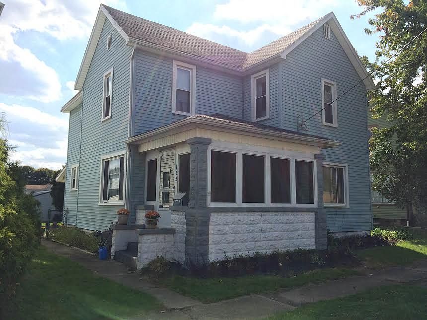 1st image of 132 1st St W