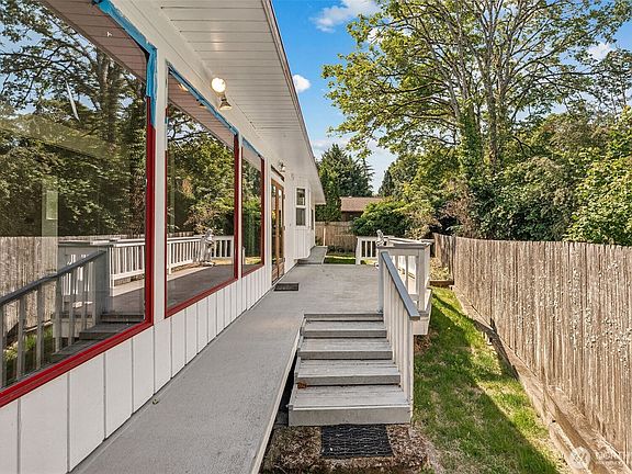 5th image of 6727 21st Avenue SW