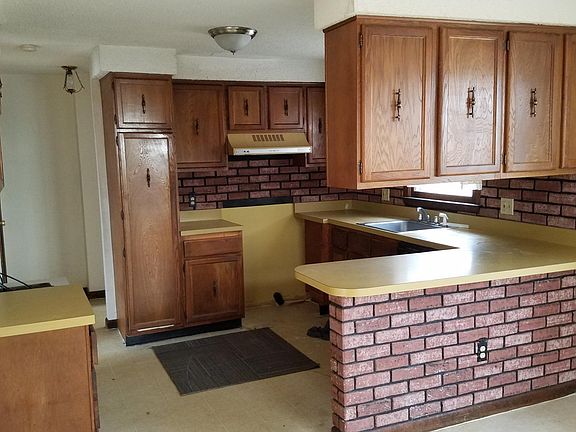3rd image of 9 Echo Ln