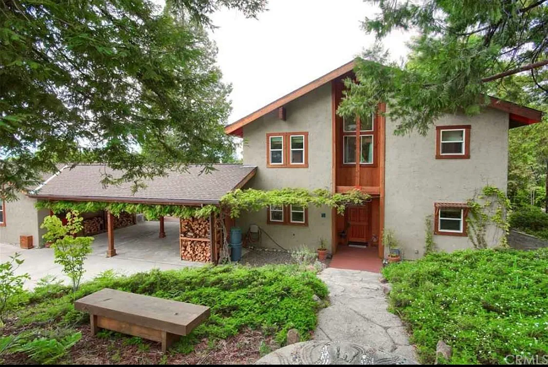 33431 Waterfall Way — Photo 1