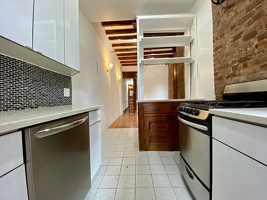 Rented by Bohemia Realty Group | media 15