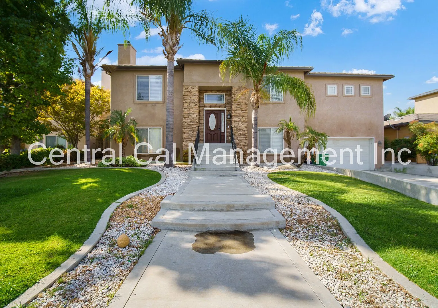 5 Bedroom/3 Bath Home Near Airport and Amazon Warehouse - $2950 Per Month! — Photo 1