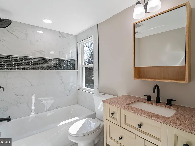 81 Liberty St #2 — Photo 7