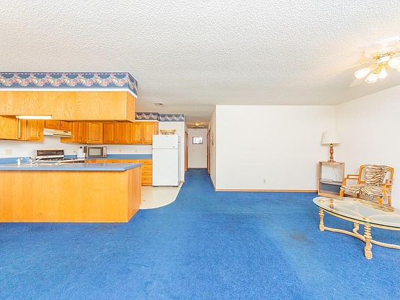3rd image of 615 Park Blvd