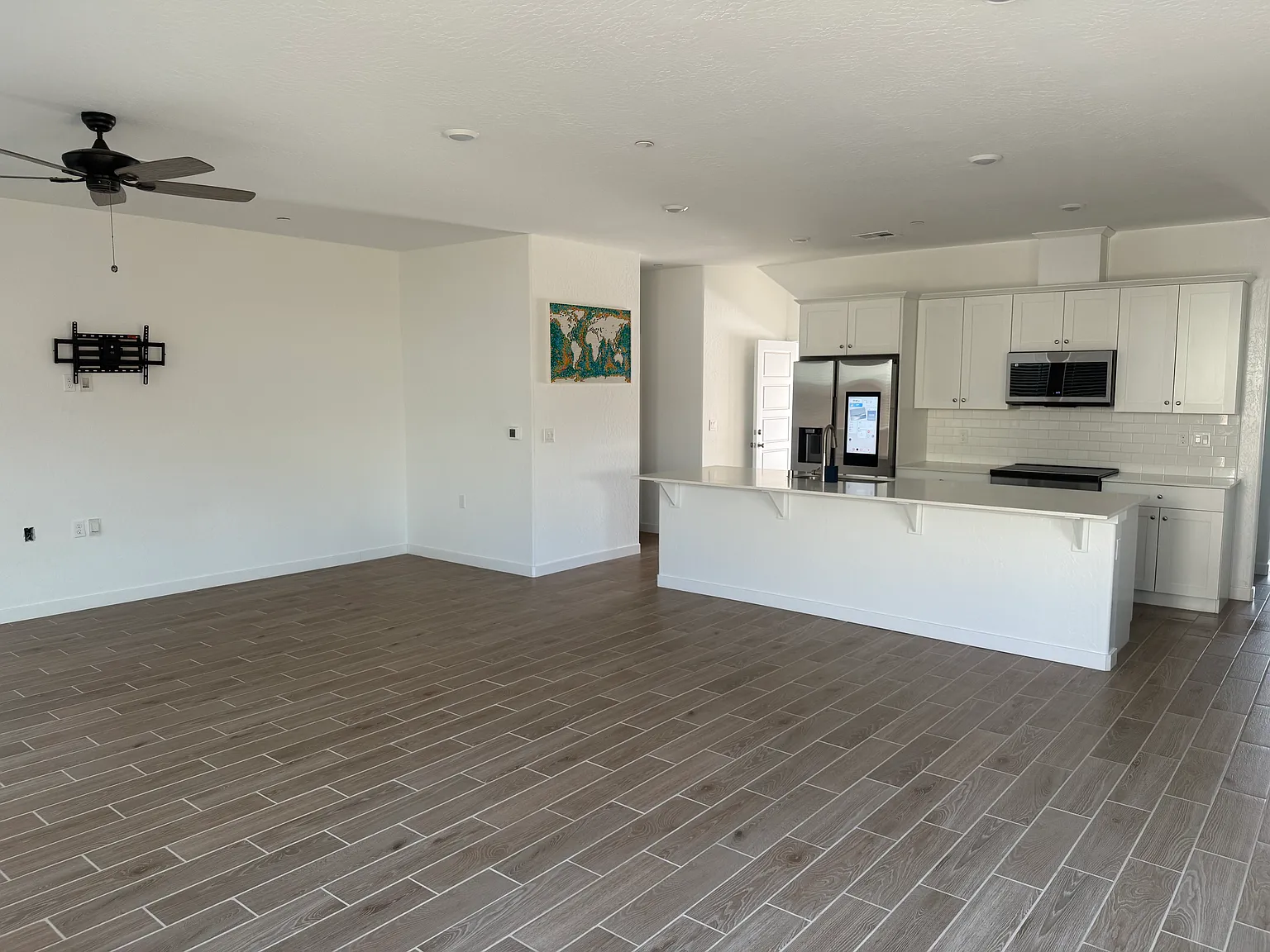4 bed, 2.5 bath, 2100 sqft, $2,700 — Photo 4