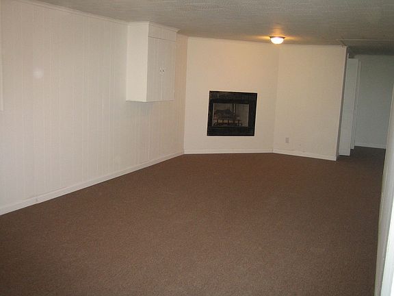 4th image of 23 Norine Ct