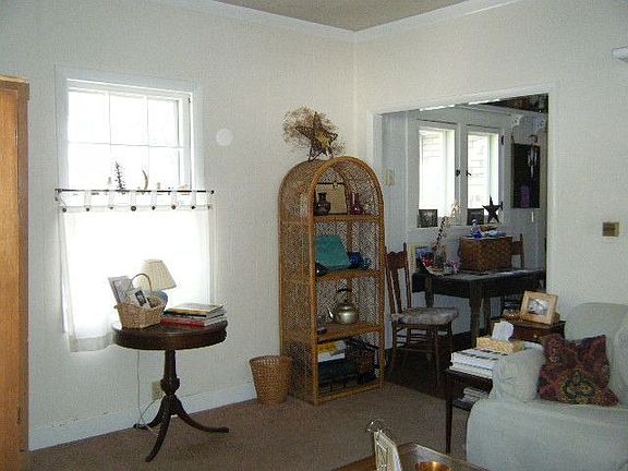 3rd image of 1118 Canyon Ave
