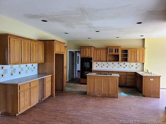 5th image of 12716 E 106th St N