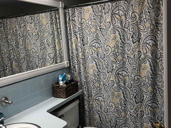 2nd image of 2941 Camino Principe