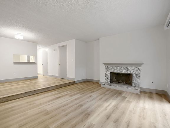 4th image of 195 SW Clark St APT E4